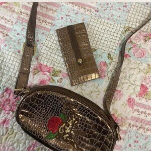 Brown Crocodile Pattern Crossbody Bag with Rose Embroidery